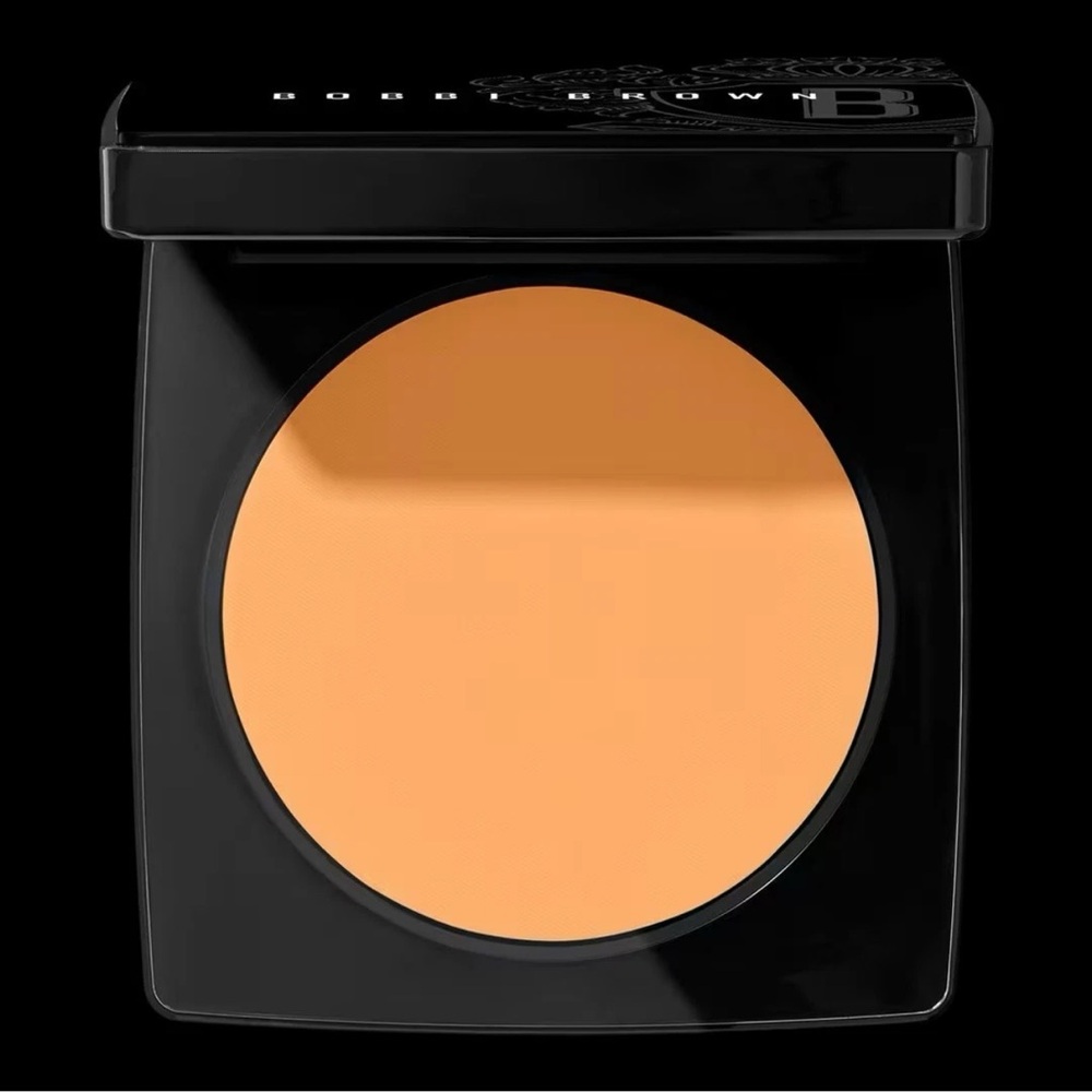 NIB BOBBI BROWN Sheer Finish Pressed Powder Compact SOFT HONEY Full Size $55